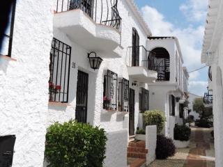 VILLA INGER: TWO BEDROOM VILLA. for rent in NERJA VILLAS CAPISTRANO.