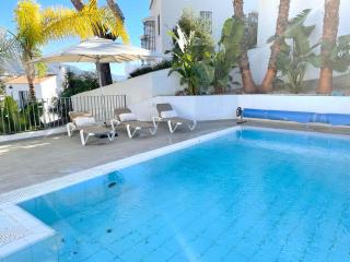 N.V CHUMBERA: Villa con piscina privada para comprar en NERJA VILLAS CAPISTRANO.